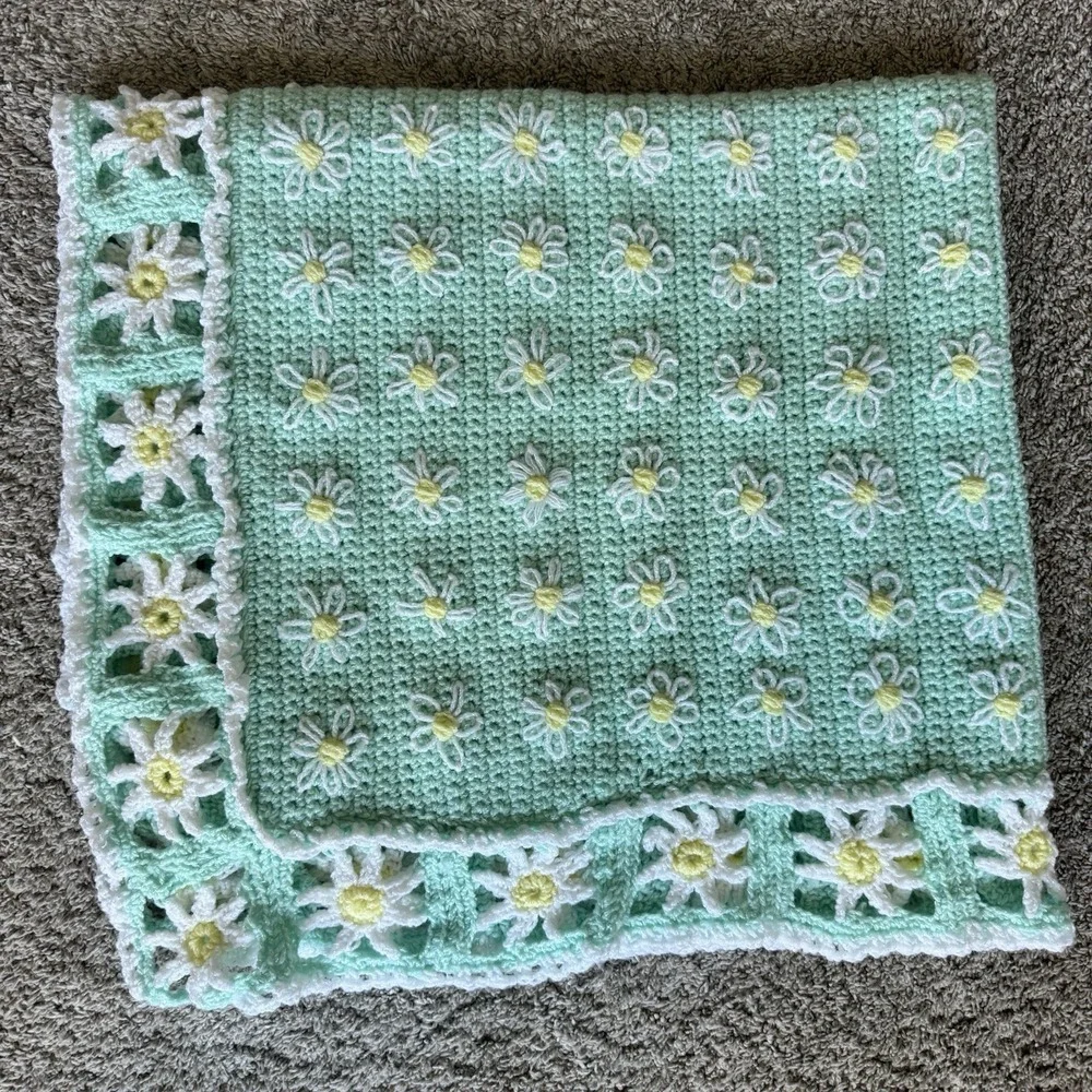 Vintage Daisy 3D Handmade Crochet Afghan Throw Coverlet Grannycore 43
